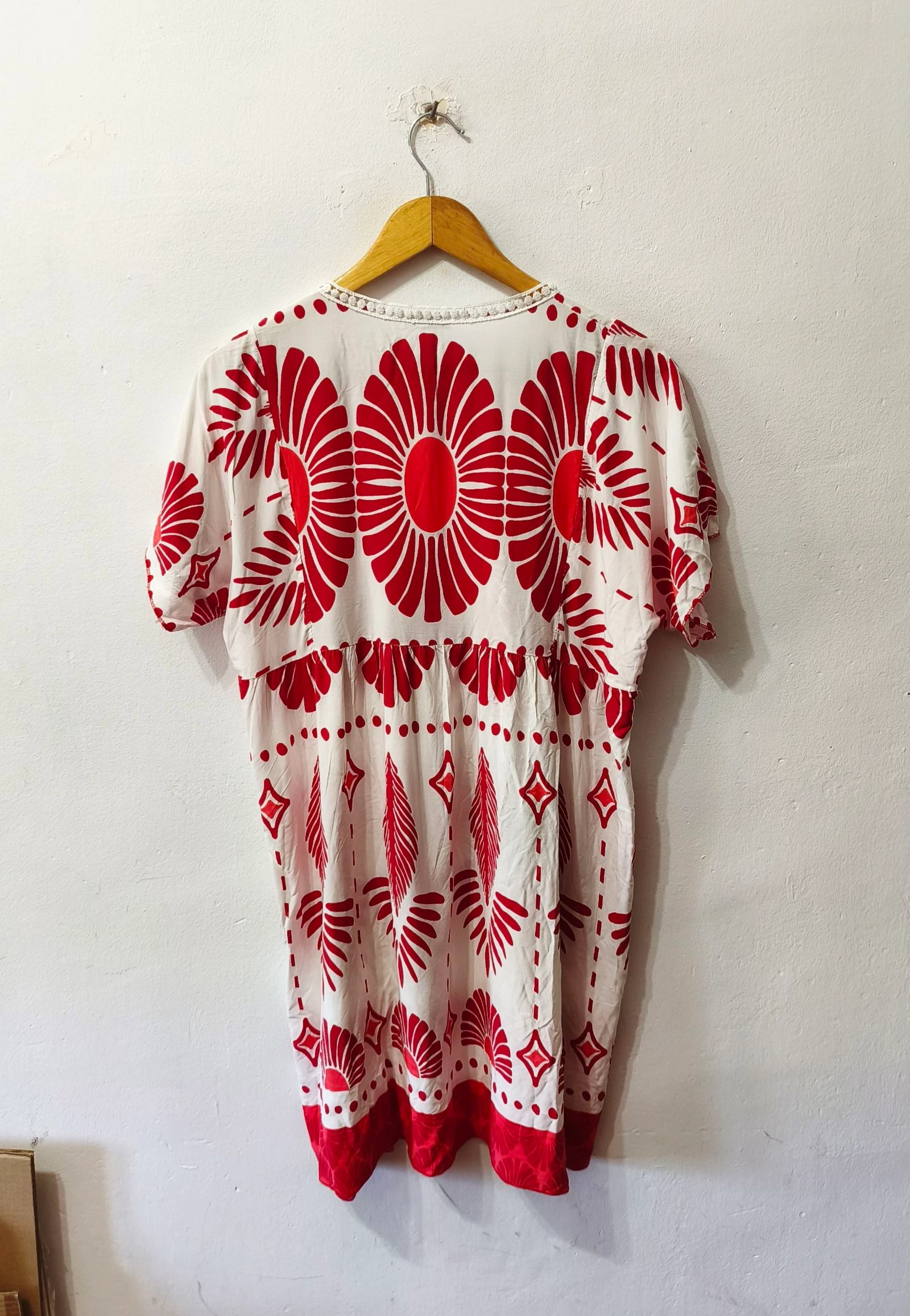 Vestido de verão vermelho e branco para mulher Tamanho XL-XXL – photo 2